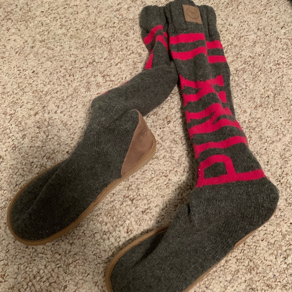 Victoria’s Secret Pink knit slipper boots sz M